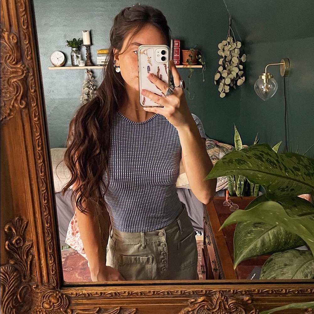 Cropped Tee - Picture 2 of 3